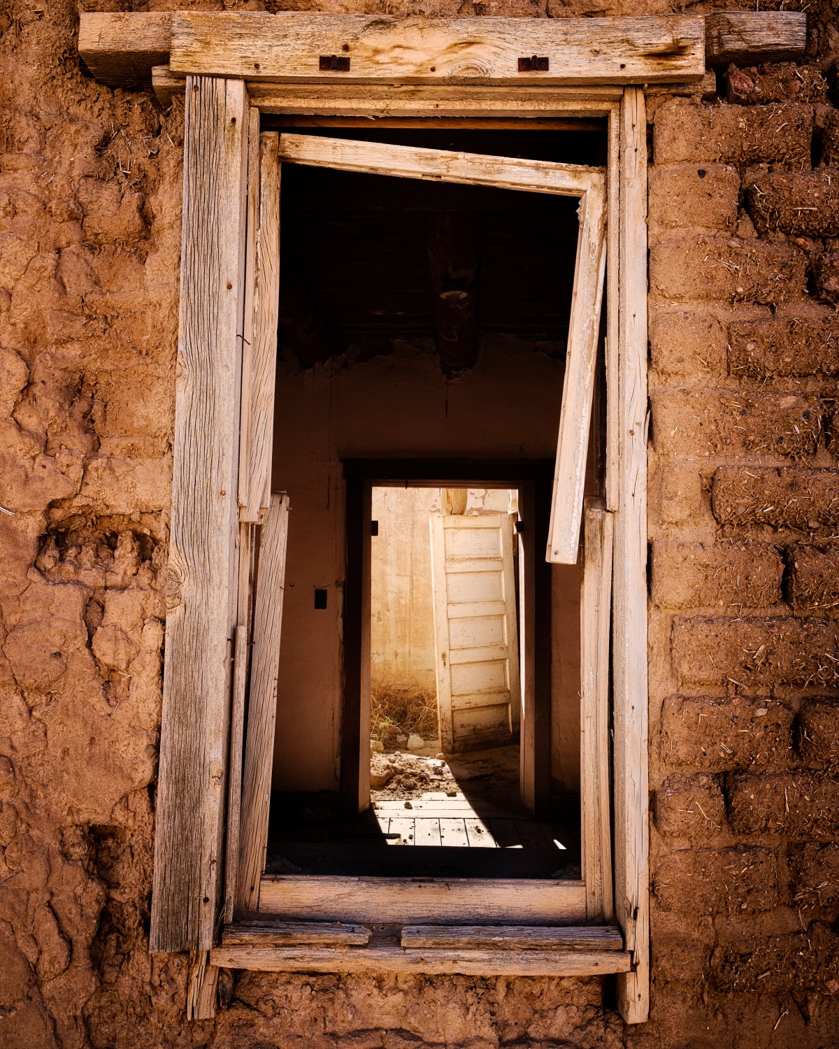 The Frame of Fading Time