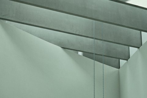 Descending Chains of Light